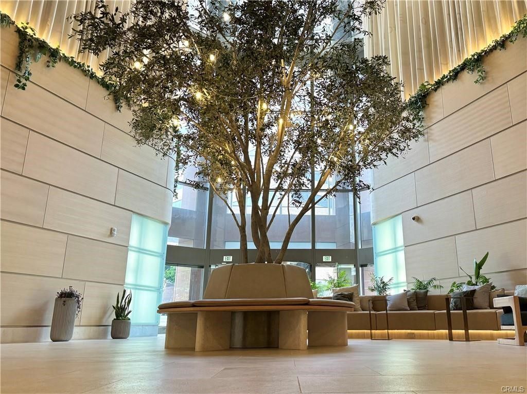 1100 Wilshire 2707, Los Angeles, CA 90017