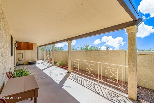 6801 E Brownstone Place, Tucson, AZ 85750