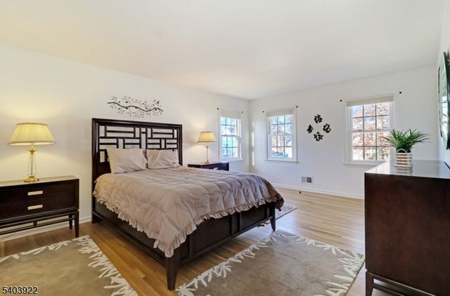 70 Tiffany Dr, East Hanover Twp., NJ 07936