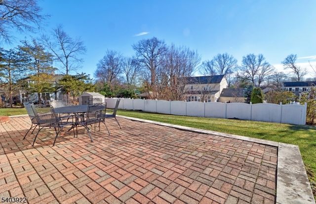 70 Tiffany Dr, East Hanover Twp., NJ 07936