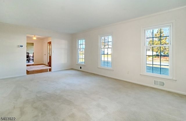 70 Tiffany Dr, East Hanover Twp., NJ 07936