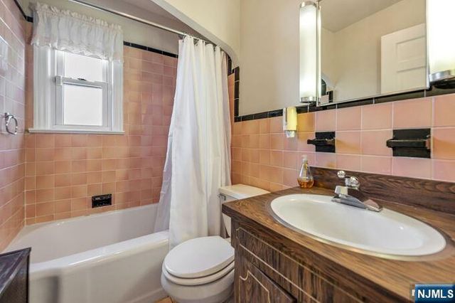 65 Harding Avenue, Totowa, NJ 07512