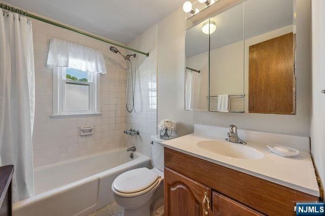65 Harding Avenue, Totowa, NJ 07512