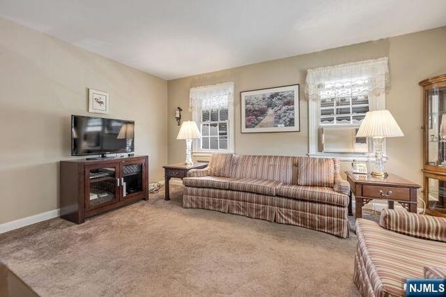 65 Harding Avenue, Totowa, NJ 07512