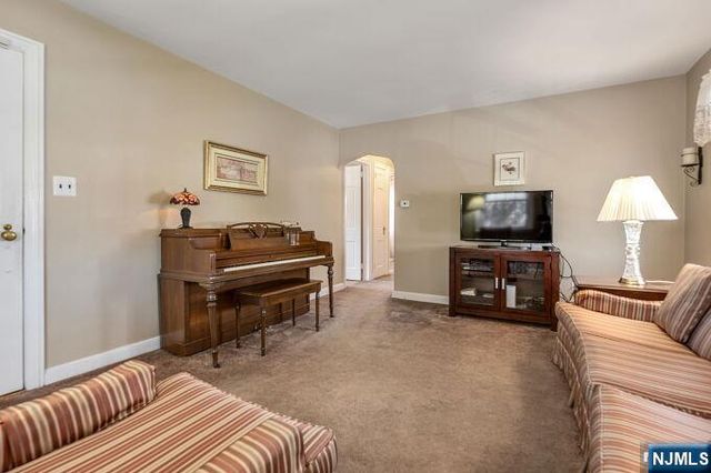 65 Harding Avenue, Totowa, NJ 07512