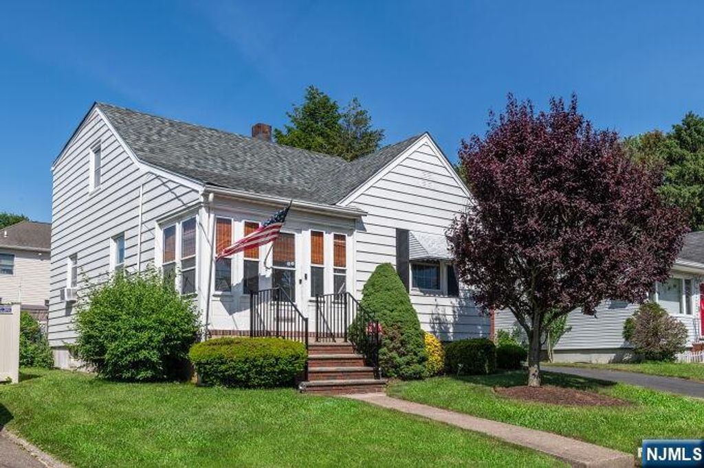 65 Harding Avenue, Totowa, NJ 07512