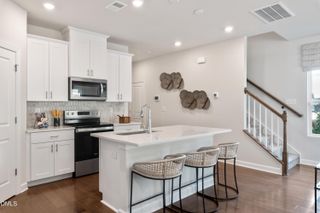 811 Stream View Court, Mebane, NC 27302