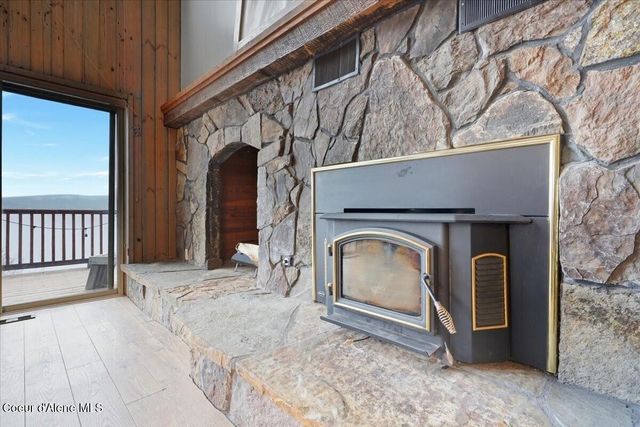 2395 S Silver Beach Rd, Coeur D'alene, ID 83814
