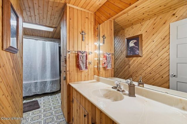 2395 S Silver Beach Rd, Coeur D'alene, ID 83814
