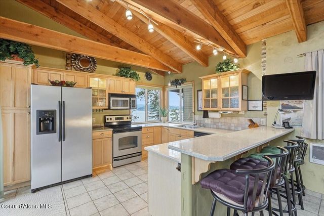 2395 S Silver Beach Rd, Coeur D'alene, ID 83814