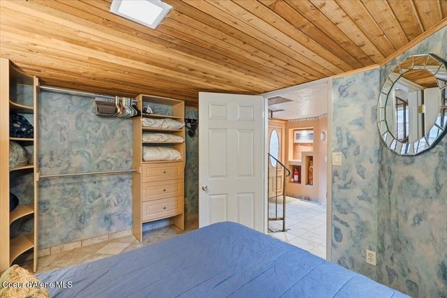 2395 S Silver Beach Rd, Coeur D'alene, ID 83814