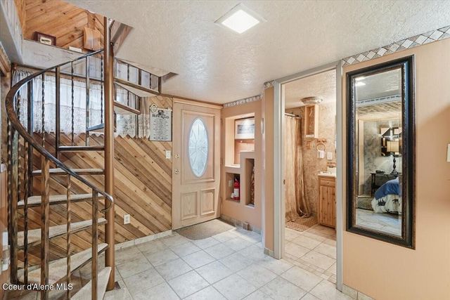 2395 S Silver Beach Rd, Coeur D'alene, ID 83814