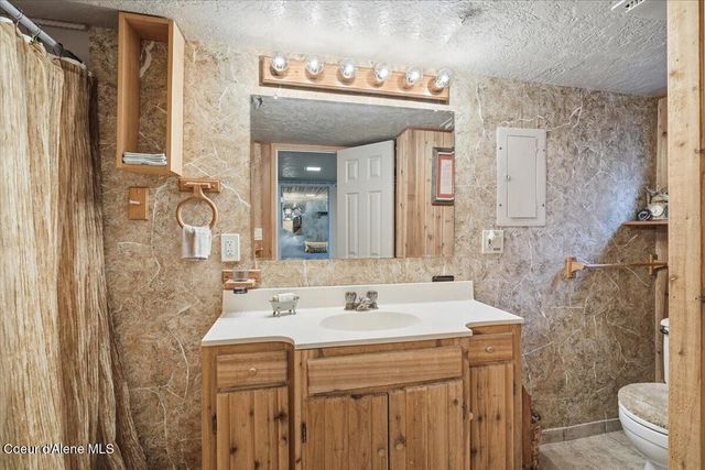 2395 S Silver Beach Rd, Coeur D'alene, ID 83814