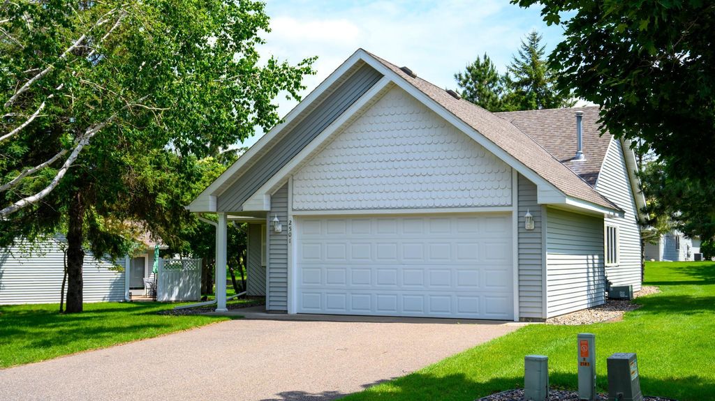 2501 Woodridge Lane, Brainerd, MN 56401