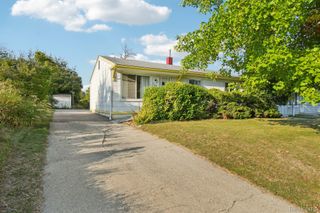 683 Clara Avenue, Pontiac, MI 48340