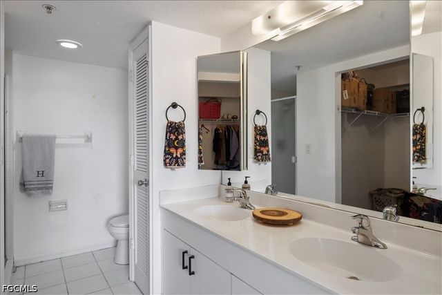 9660 Victoria LN 206, Naples, FL 34109