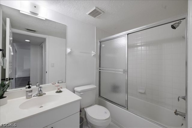 9660 Victoria LN 206, Naples, FL 34109