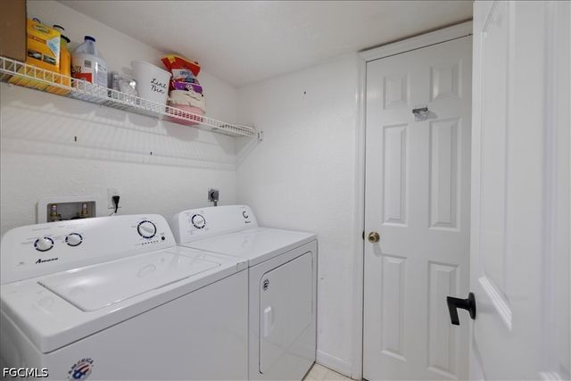 9660 Victoria LN 206, Naples, FL 34109