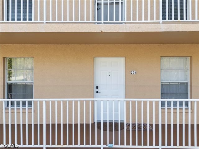 9660 Victoria LN 206, Naples, FL 34109