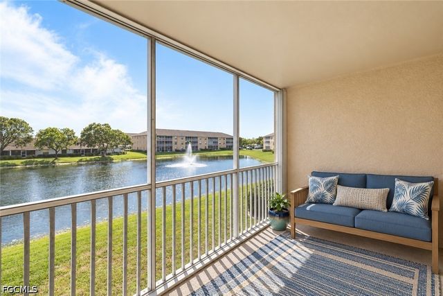 9660 Victoria LN 206, Naples, FL 34109