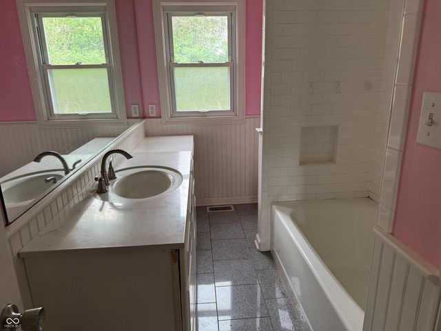 2915 W 33rd Street, Indianapolis, IN 46222