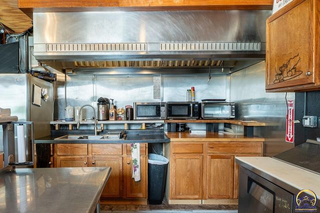 316 Pennsylvania AVE, Holton, KS 66436