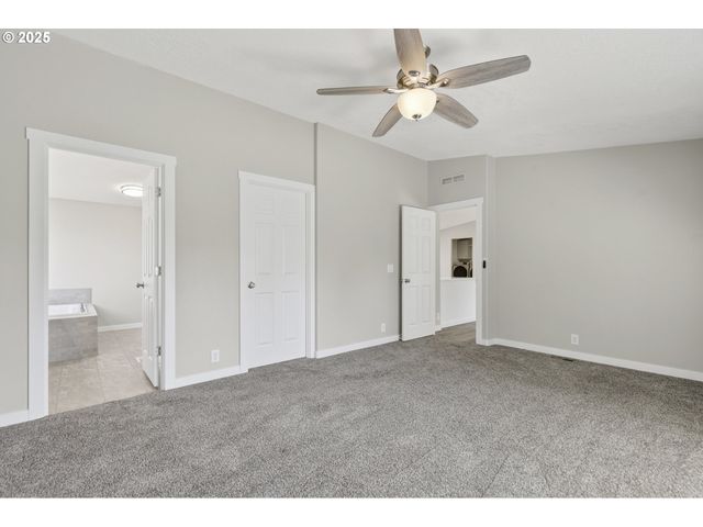 588 Se DANCE Dr, Estacada, OR 97023