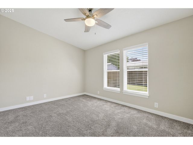 588 Se DANCE Dr, Estacada, OR 97023