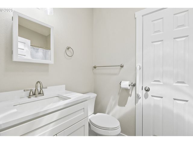 588 Se DANCE Dr, Estacada, OR 97023