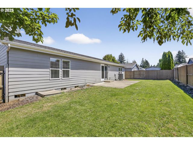 588 Se DANCE Dr, Estacada, OR 97023