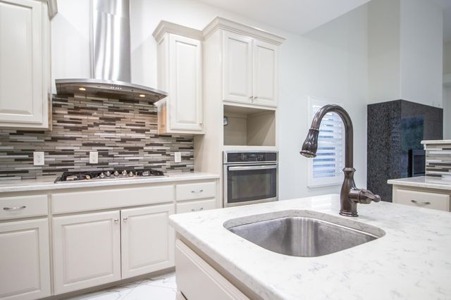 4 Aztec Lane, Ransom Canyon, TX 79366