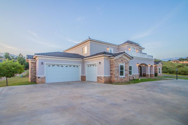 4 Aztec Lane, Ransom Canyon, TX 79366