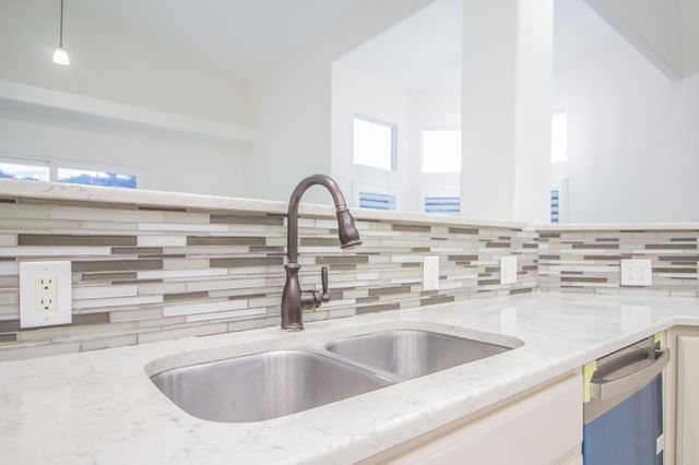 4 Aztec Lane, Ransom Canyon, TX 79366