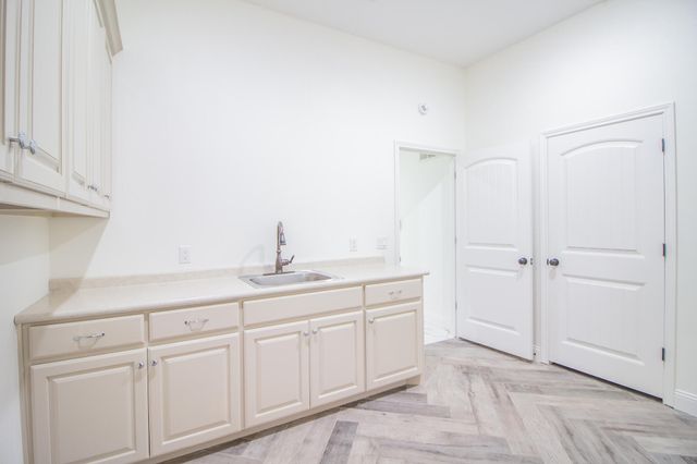 4 Aztec Lane, Ransom Canyon, TX 79366