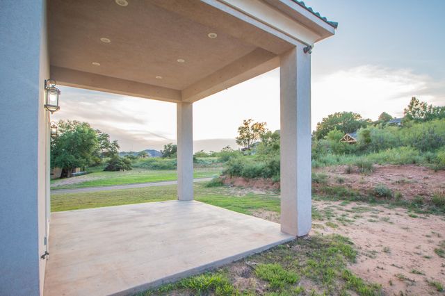 4 Aztec Lane, Ransom Canyon, TX 79366