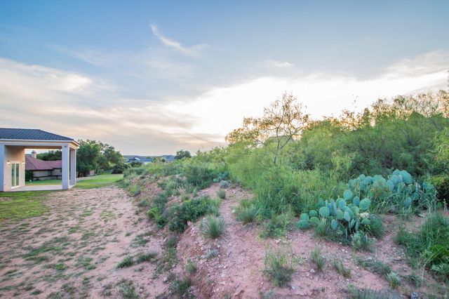 4 Aztec Lane, Ransom Canyon, TX 79366