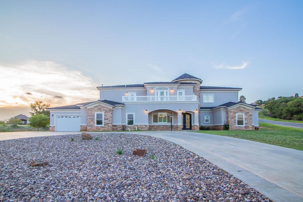 4 Aztec Lane, Ransom Canyon, TX 79366