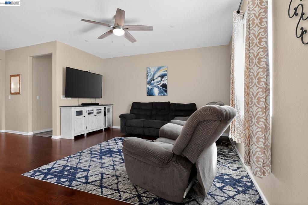Image 6 of property listing at 1974 Garden Ln, Rio Vista, CA 94571