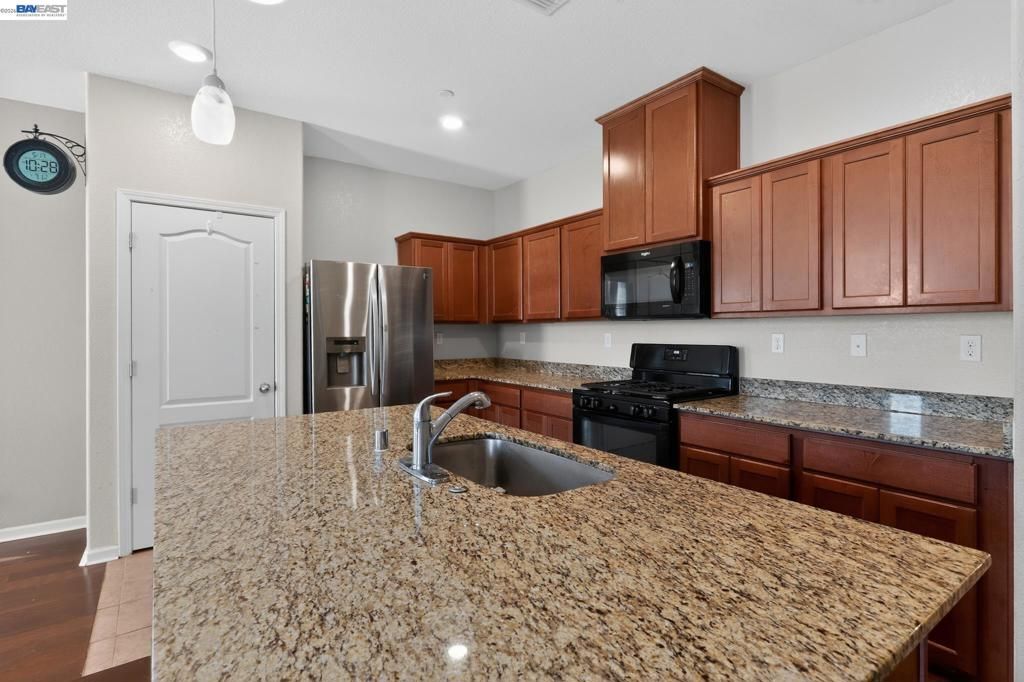 Image 8 of property listing at 1974 Garden Ln, Rio Vista, CA 94571