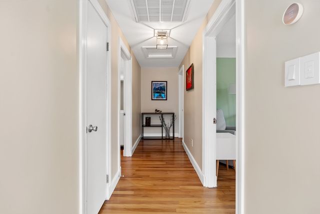 9 Chapman Rd, Wakefield, MA 01880