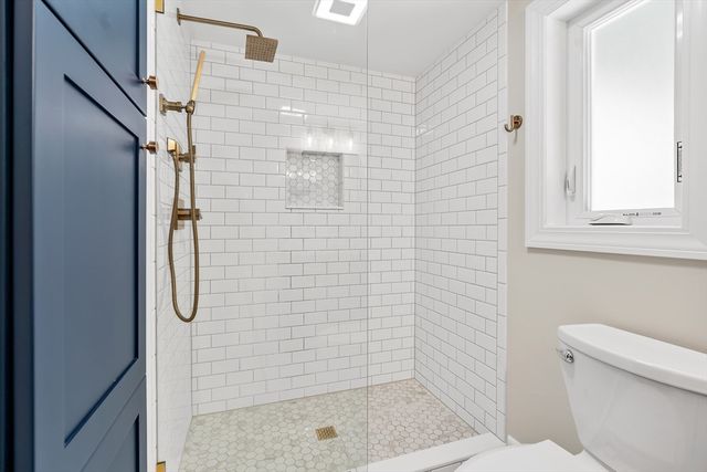 9 Chapman Rd, Wakefield, MA 01880