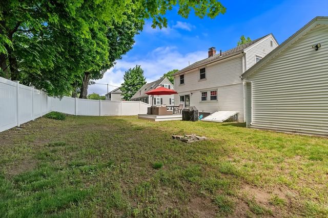9 Chapman Rd, Wakefield, MA 01880