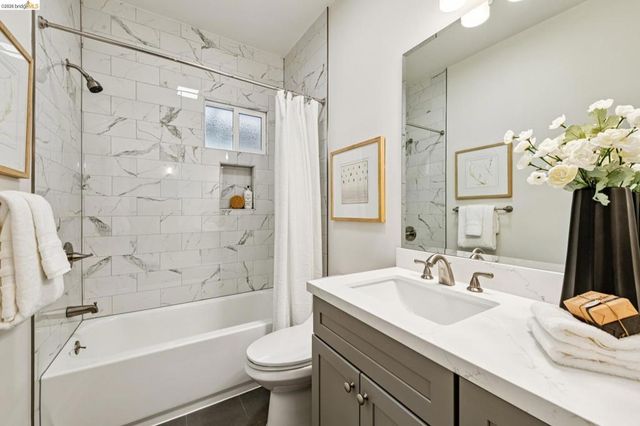 4970 4970 CORONADO AVENUE, Oakland, CA 94618