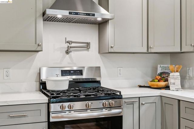 4970 4970 CORONADO AVENUE, Oakland, CA 94618