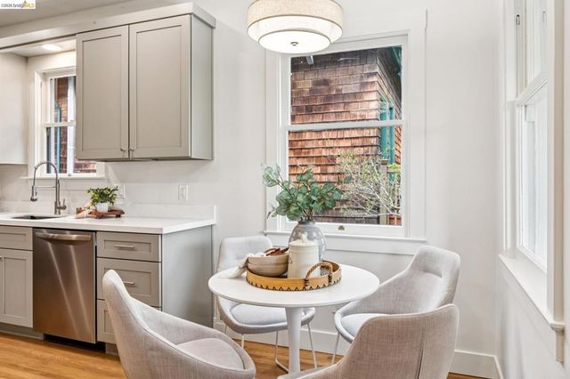 4970 4970 CORONADO AVENUE, Oakland, CA 94618