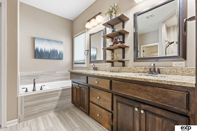 3909 N 191st Street, Elkhorn, NE 68022