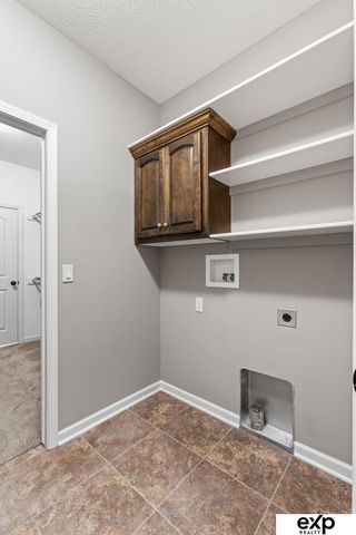 3909 N 191st Street, Elkhorn, NE 68022