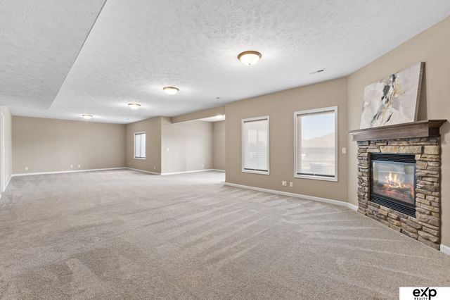 3909 N 191st Street, Elkhorn, NE 68022