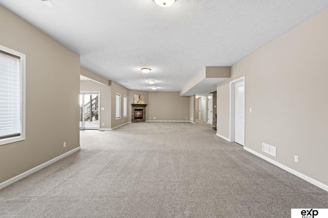 3909 N 191st Street, Elkhorn, NE 68022