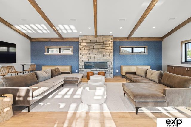 3909 N 191st Street, Elkhorn, NE 68022